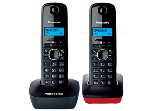 Panasonic KX-TG1612RU-3, недорогой радиотелефон (серый/красный) с двумя трубками и русским меню